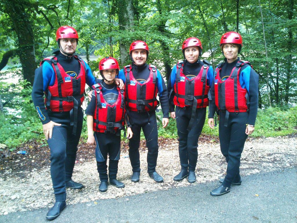 Rafting Camp Tara Center Tri Vodenice Bastasi Buitenkant foto