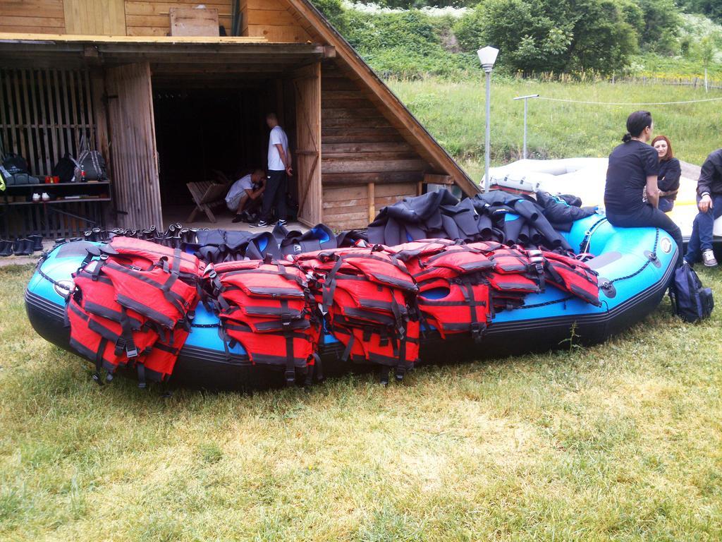 Rafting Camp Tara Center Tri Vodenice Bastasi Buitenkant foto
